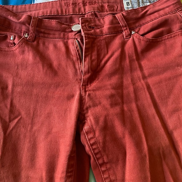 Rustic red jeans - Picture 3 of 3